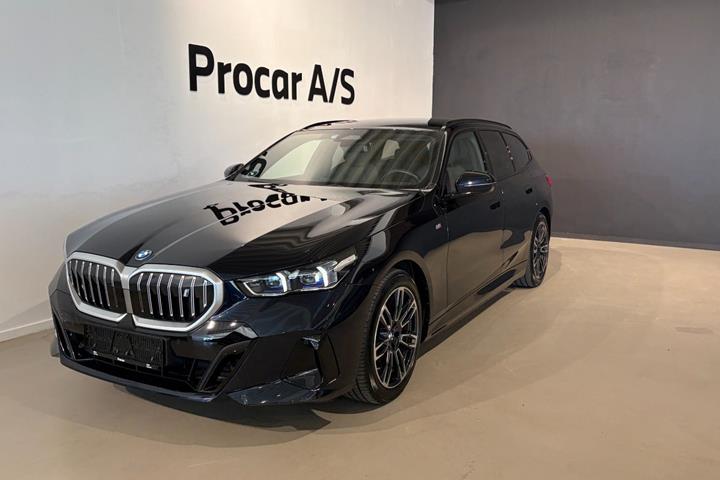 Sort BMW i5 fra 2025