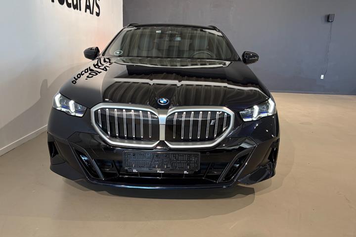 Sort BMW i5 fra 2025