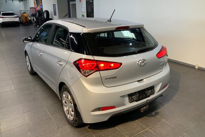 Sølv Hyundai i20 fra 2015