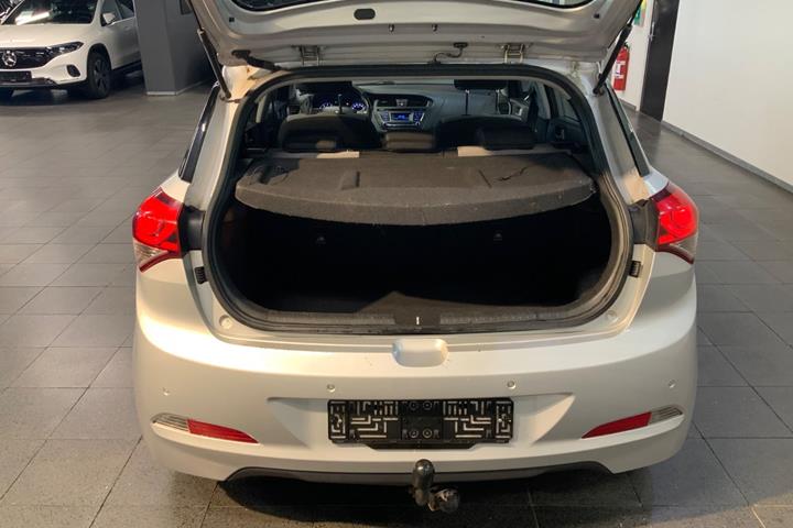 Sølv Hyundai i20 fra 2015