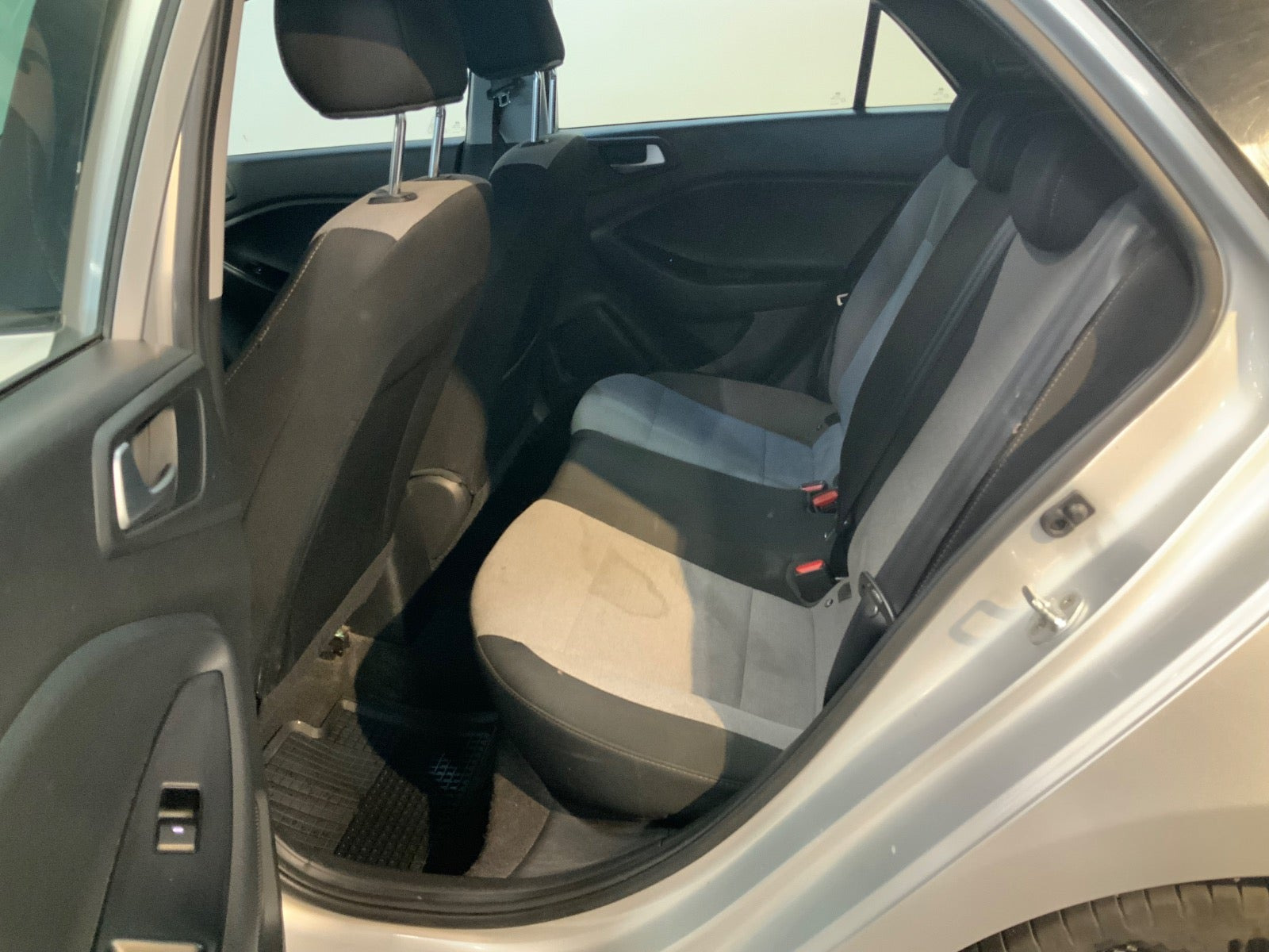 Sølv Hyundai i20 fra 2015