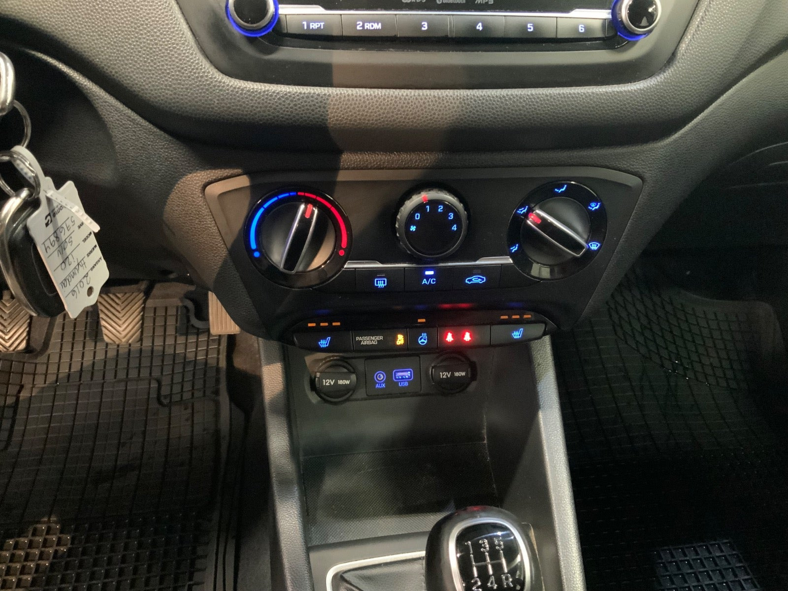 Sølv Hyundai i20 fra 2015