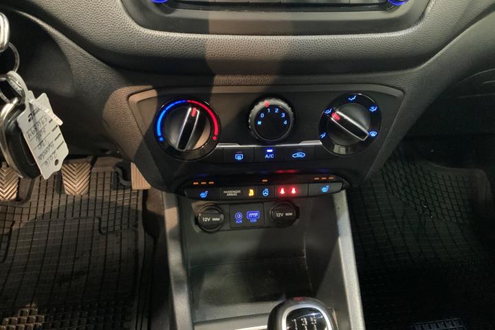 Sølv Hyundai i20 fra 2015