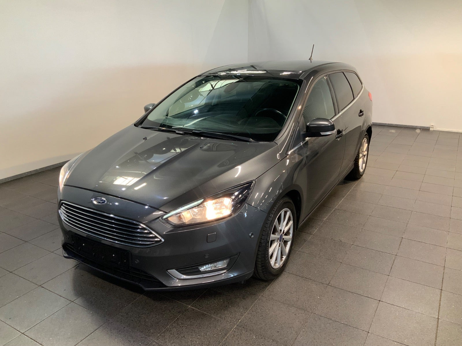 Ford Focus 1,0 EcoBoost Titanium stc.