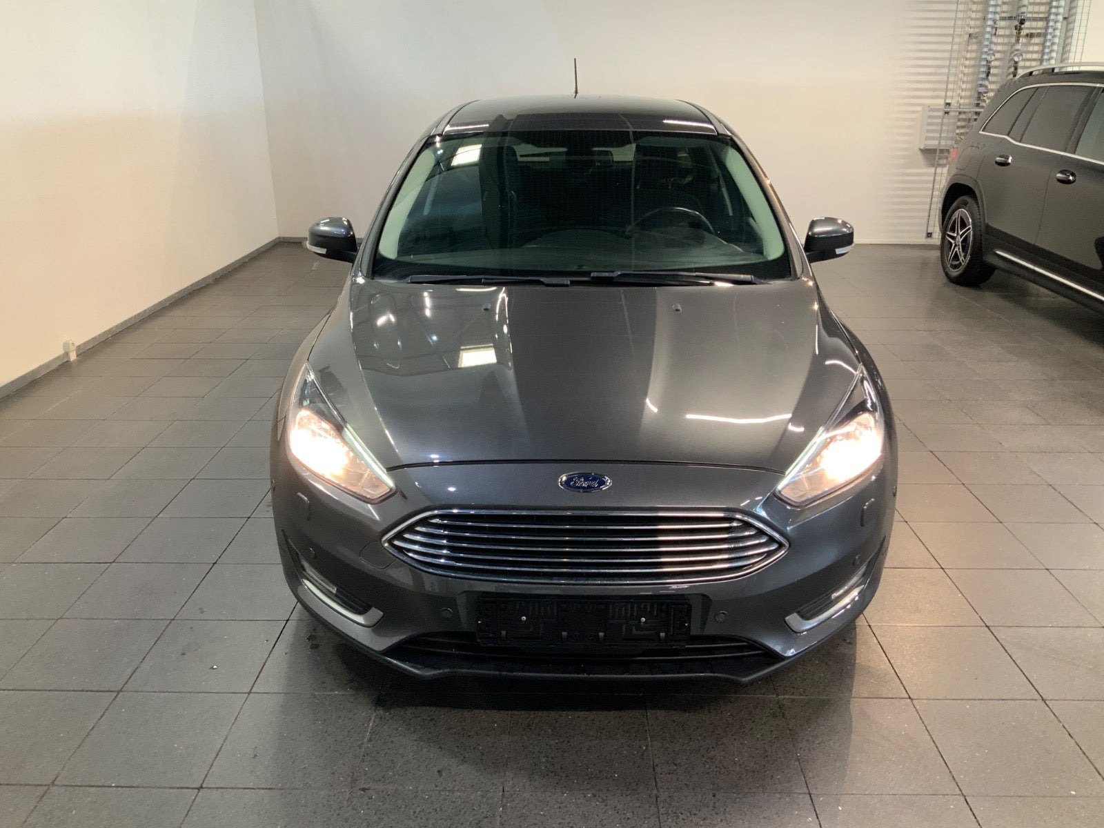 Grå Ford Focus fra 2018