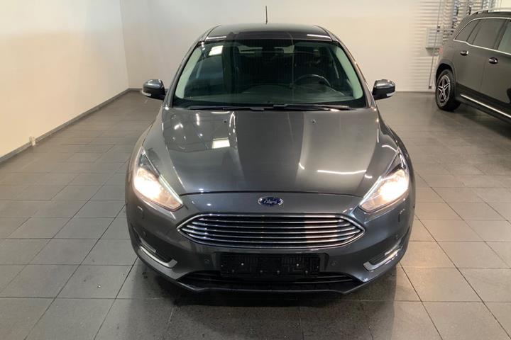 Grå Ford Focus fra 2018