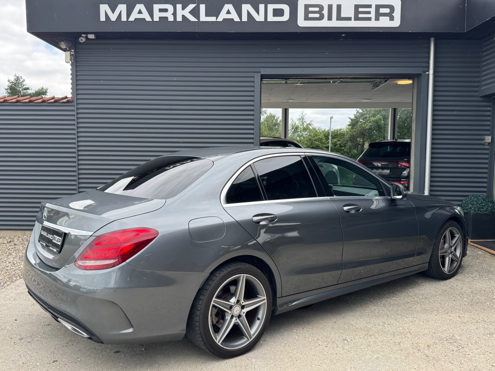Grå Mercedes C220 d fra 2016