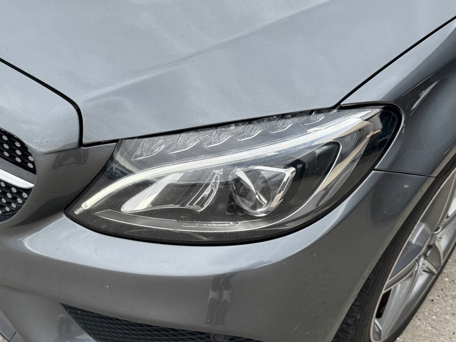 Grå Mercedes C220 d fra 2016