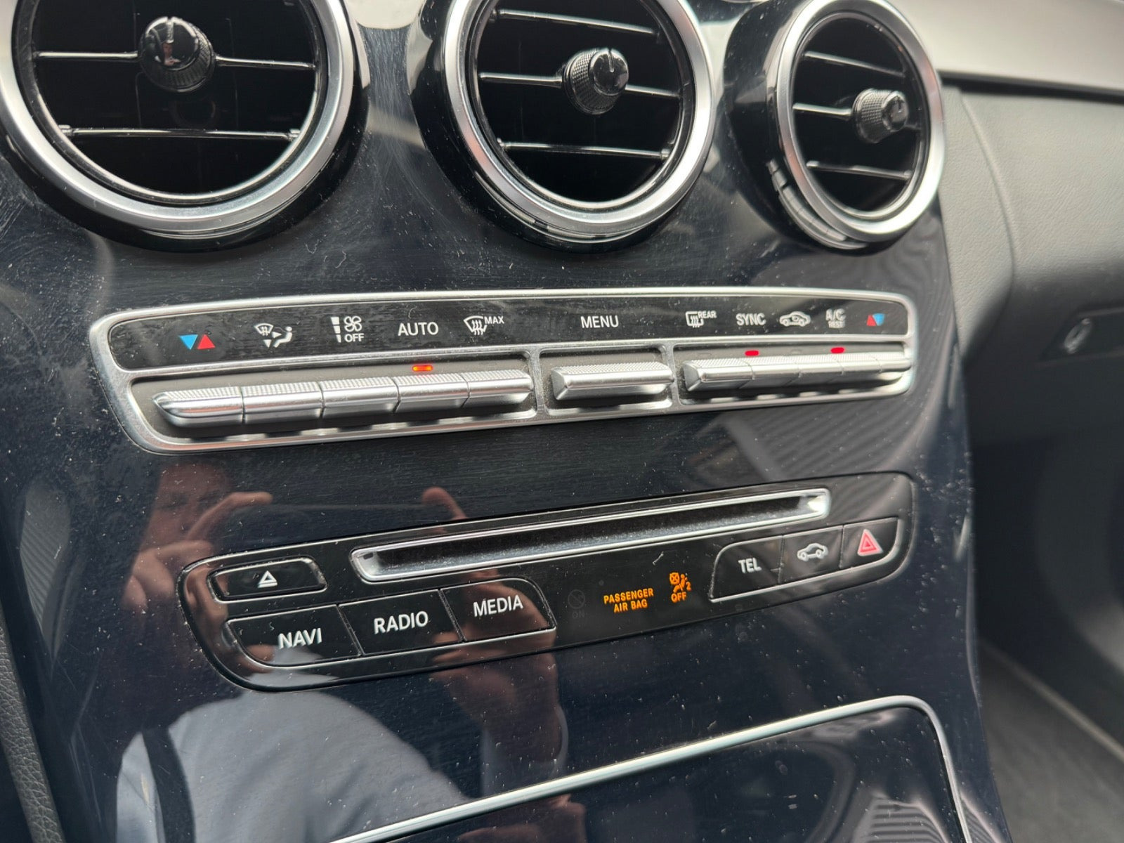 Grå Mercedes C220 d fra 2016