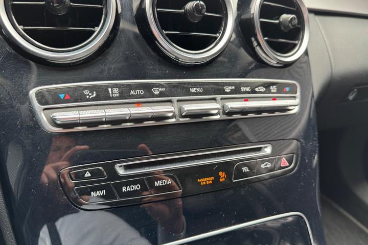 Grå Mercedes C220 d fra 2016