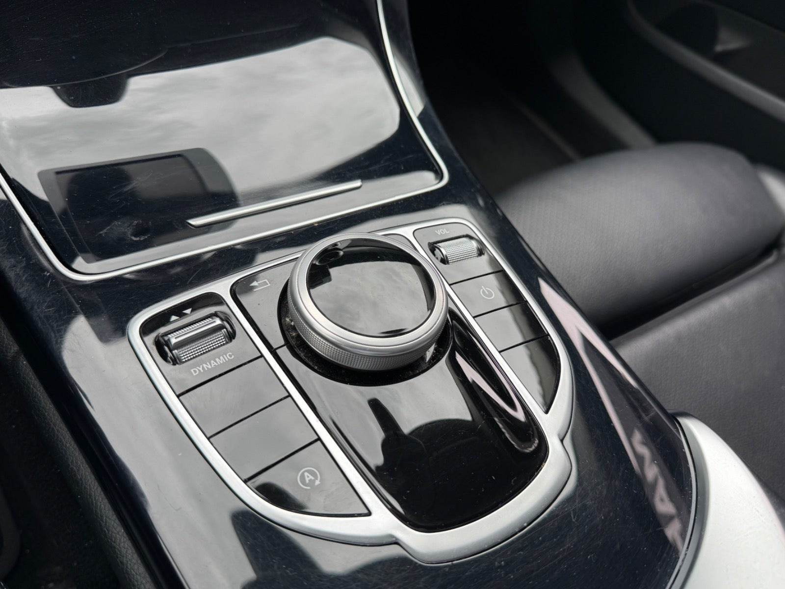Grå Mercedes C220 d fra 2016