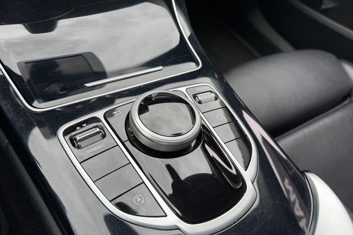 Grå Mercedes C220 d fra 2016