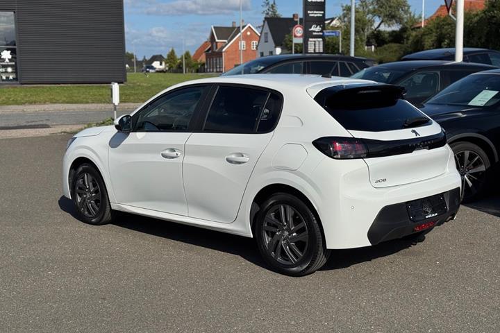 Hvid Peugeot 208 fra 2021