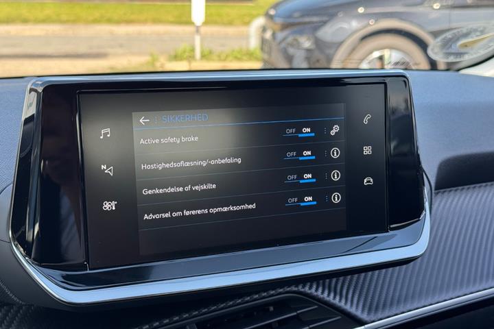 Hvid Peugeot 208 fra 2021