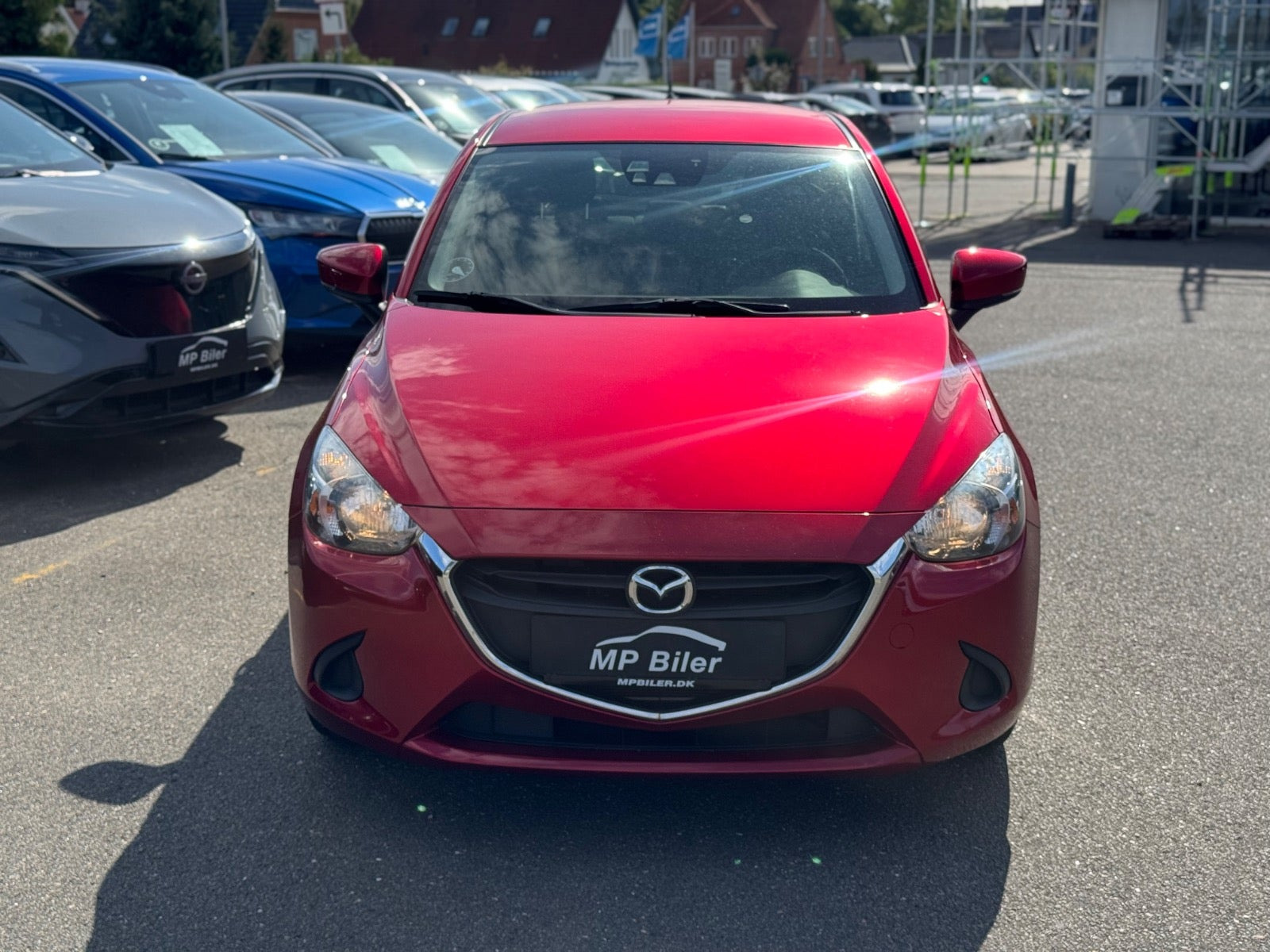 Rød Mazda 2 fra 2018