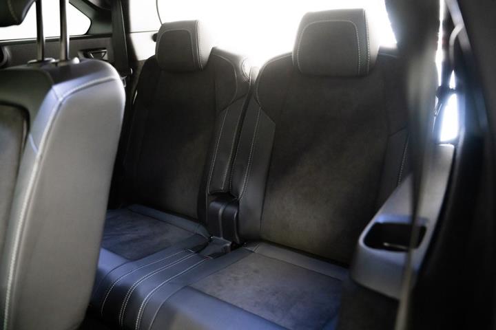 undefined Peugeot e-5008 fra 2025