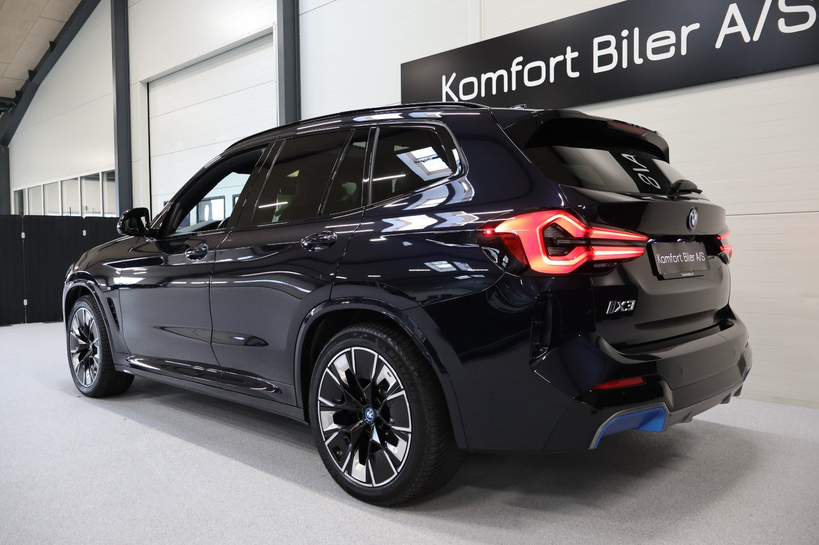 Blå BMW iX3 fra 2022