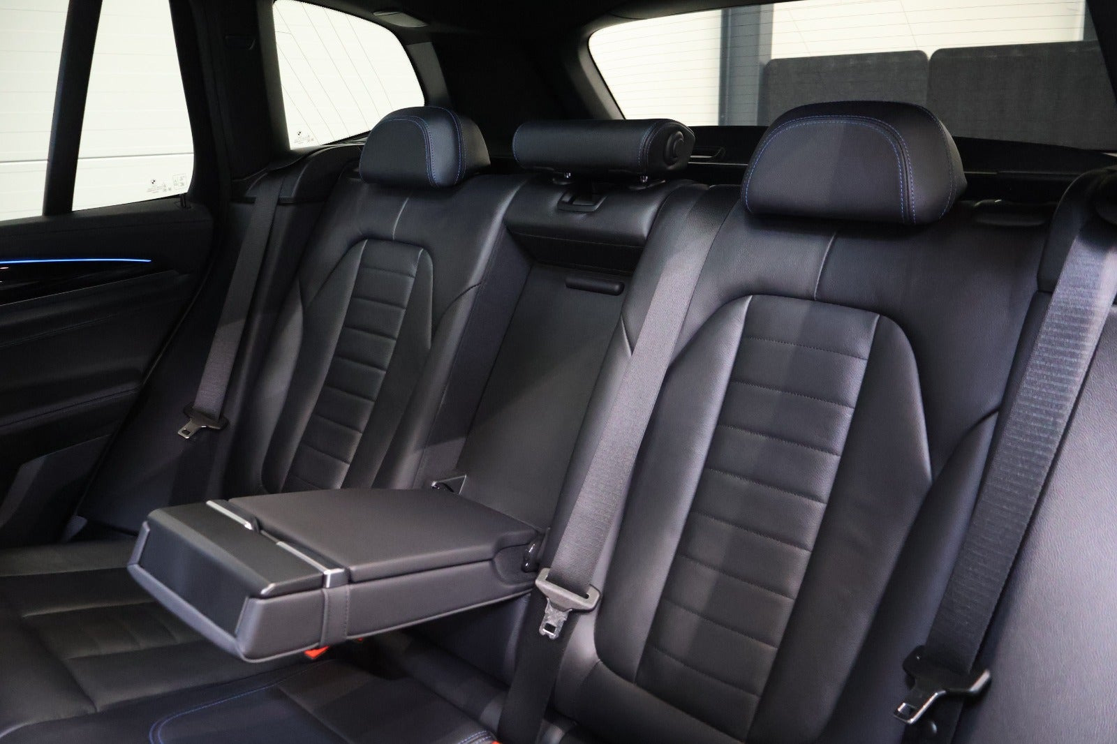 Blå BMW iX3 fra 2022