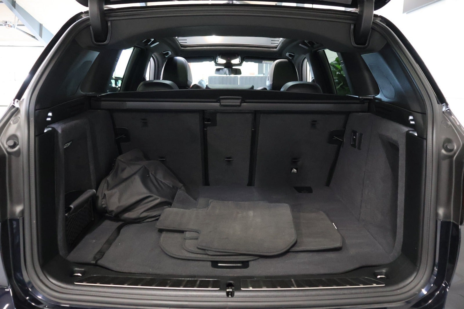 Blå BMW iX3 fra 2022