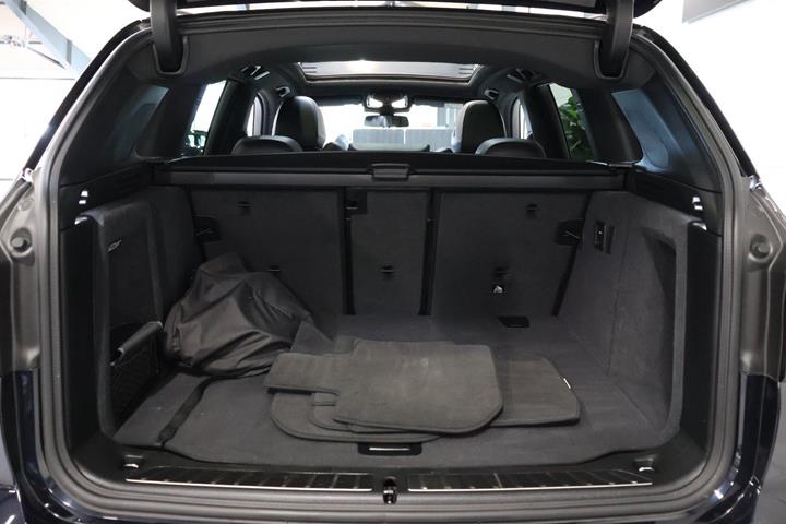 Blå BMW iX3 fra 2022