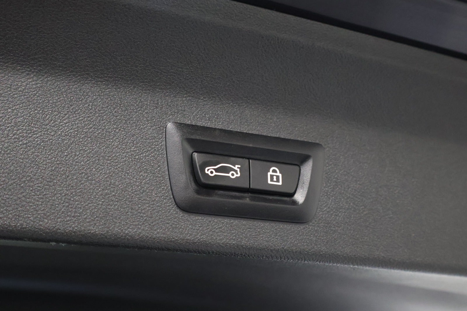 Blå BMW iX3 fra 2022