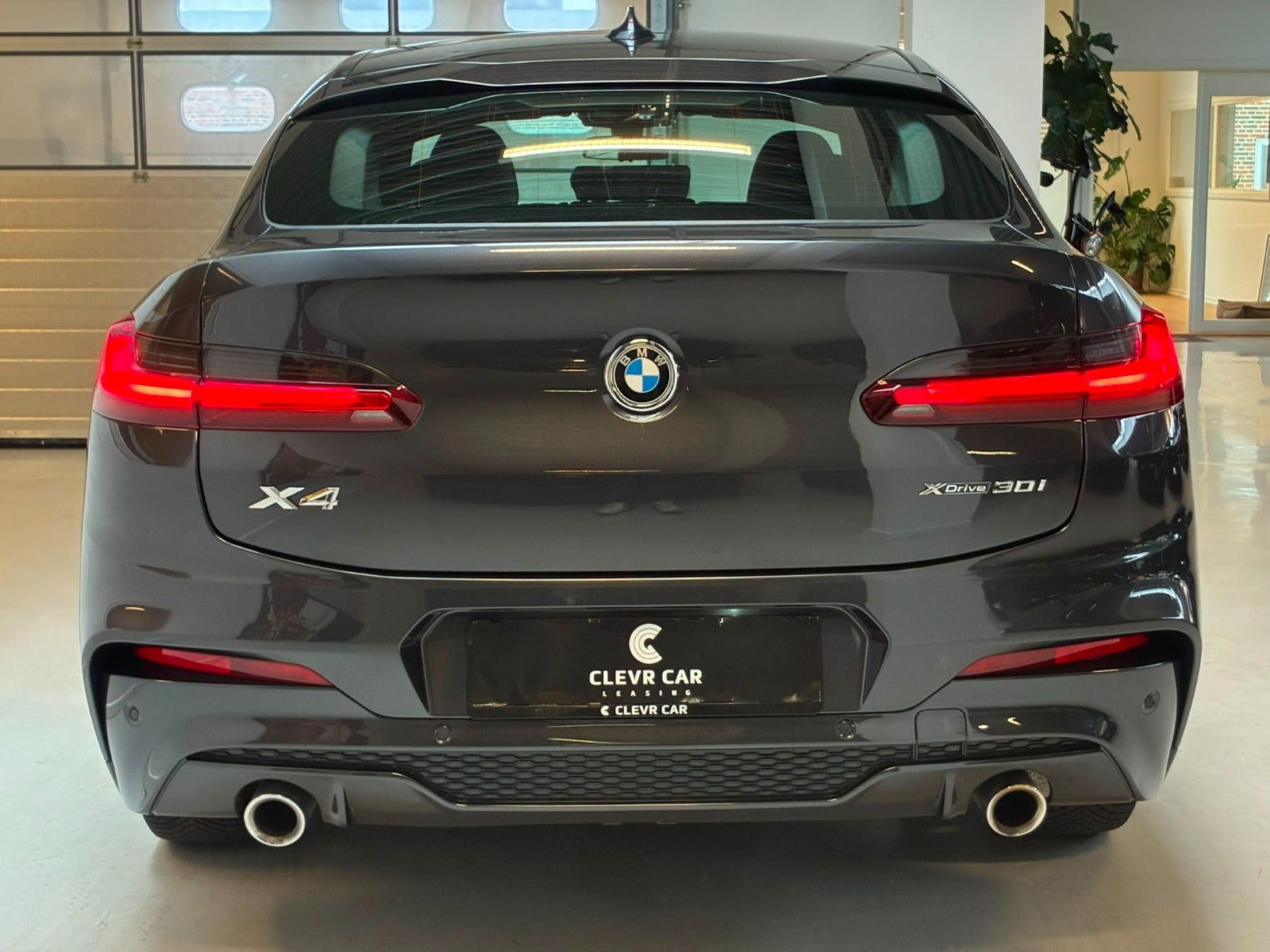 Grå BMW X4 fra 2019