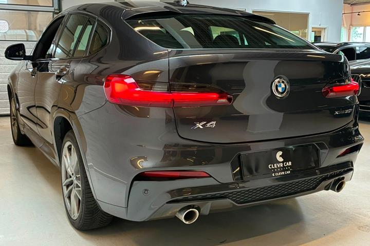 Grå BMW X4 fra 2019