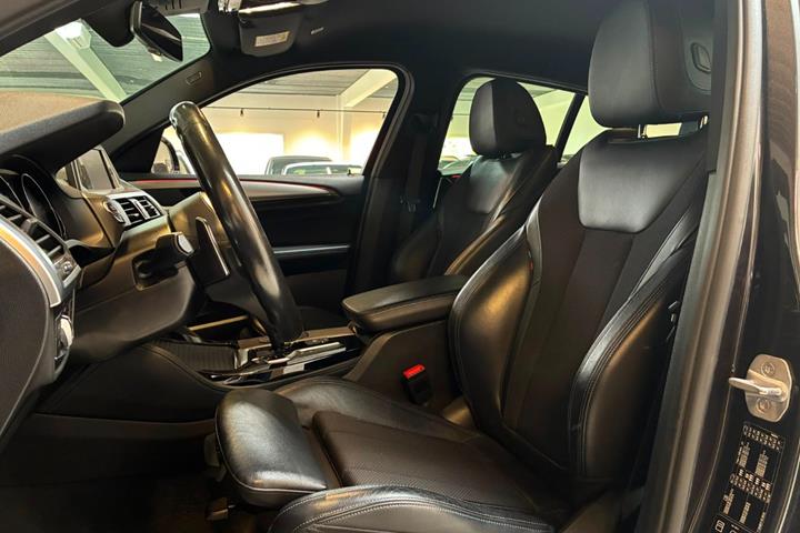 Grå BMW X4 fra 2019