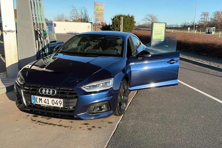 Blå Audi A5 fra 2019