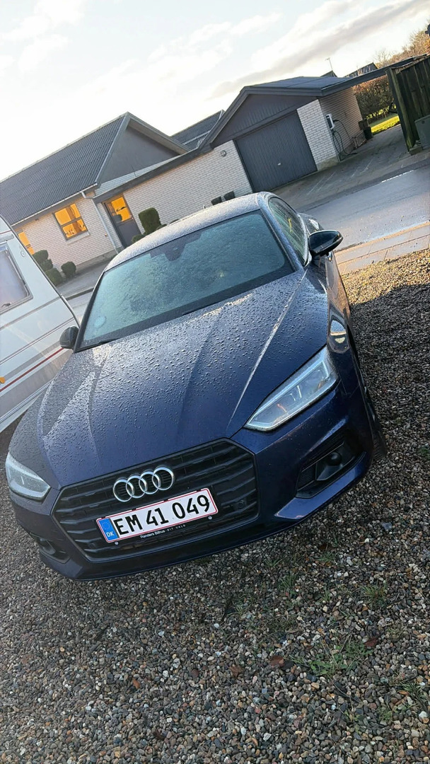 Blå Audi A5 fra 2019