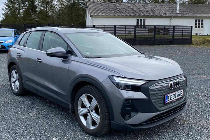 Grå Audi Q4 e-tron fra 2021