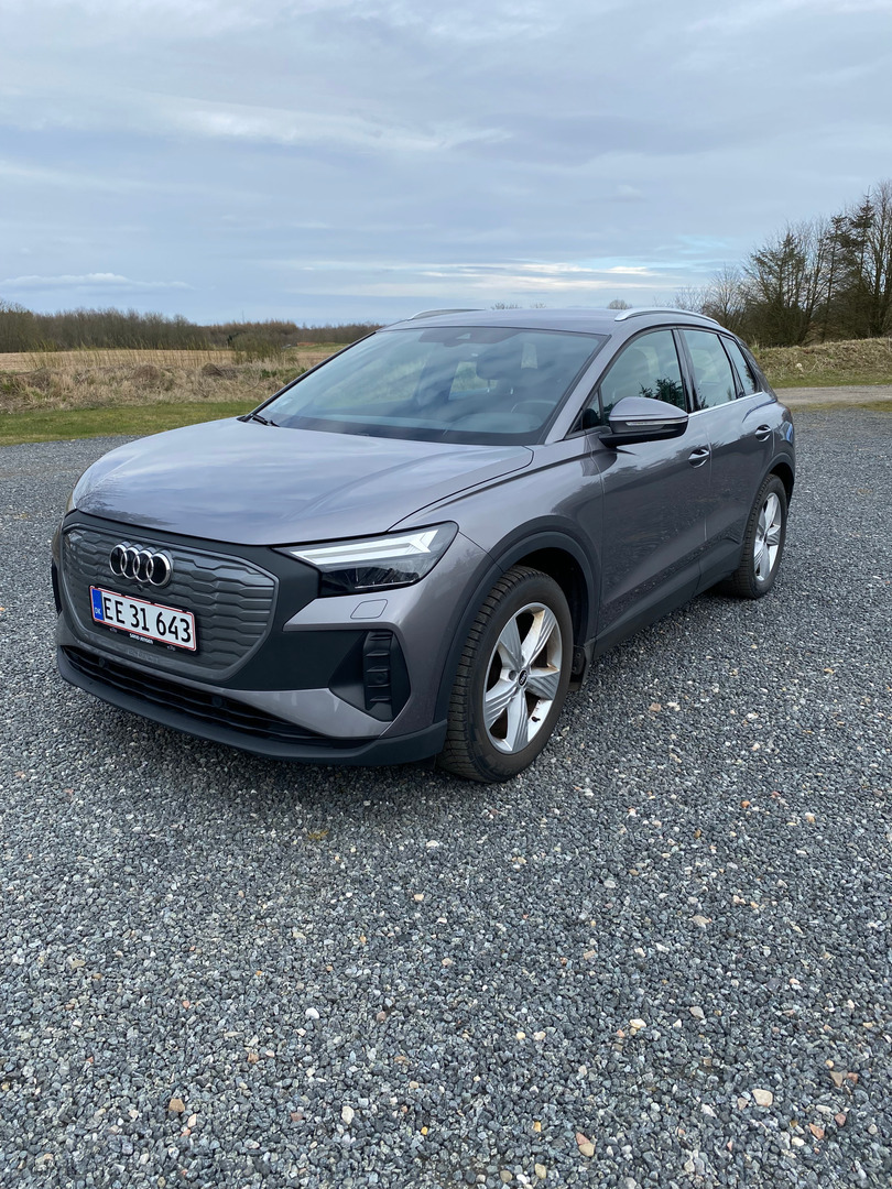 Grå Audi Q4 e-tron fra 2021