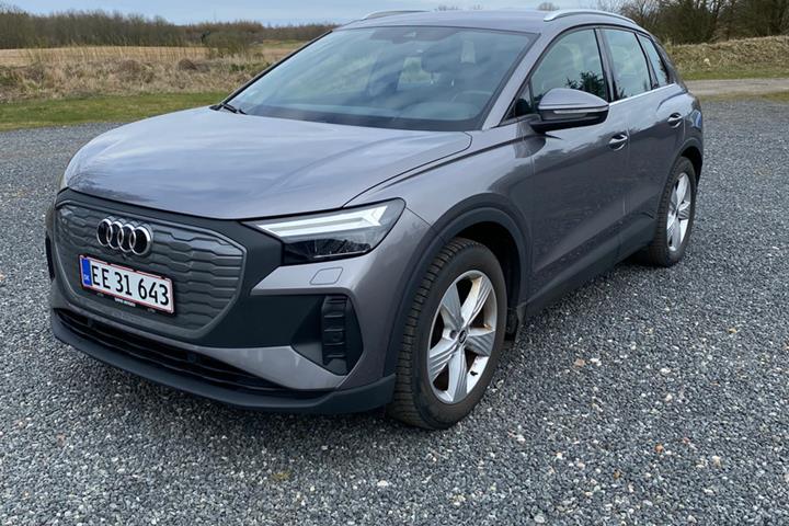 Grå Audi Q4 e-tron fra 2021