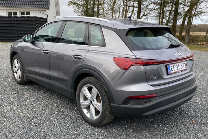 Grå Audi Q4 e-tron fra 2021