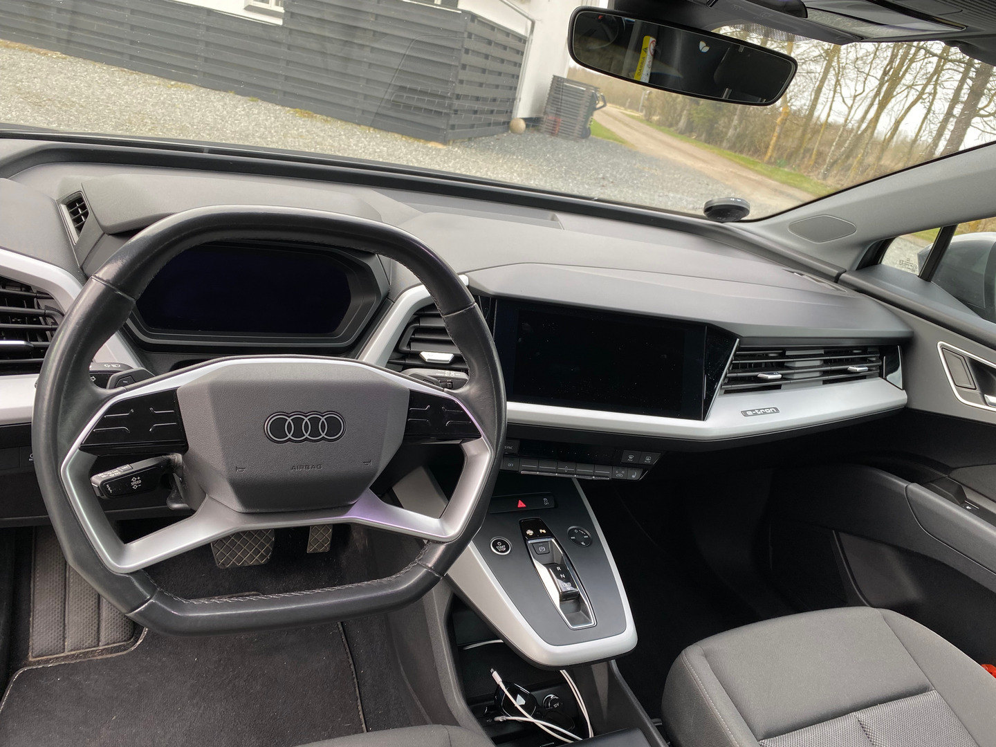 Grå Audi Q4 e-tron fra 2021