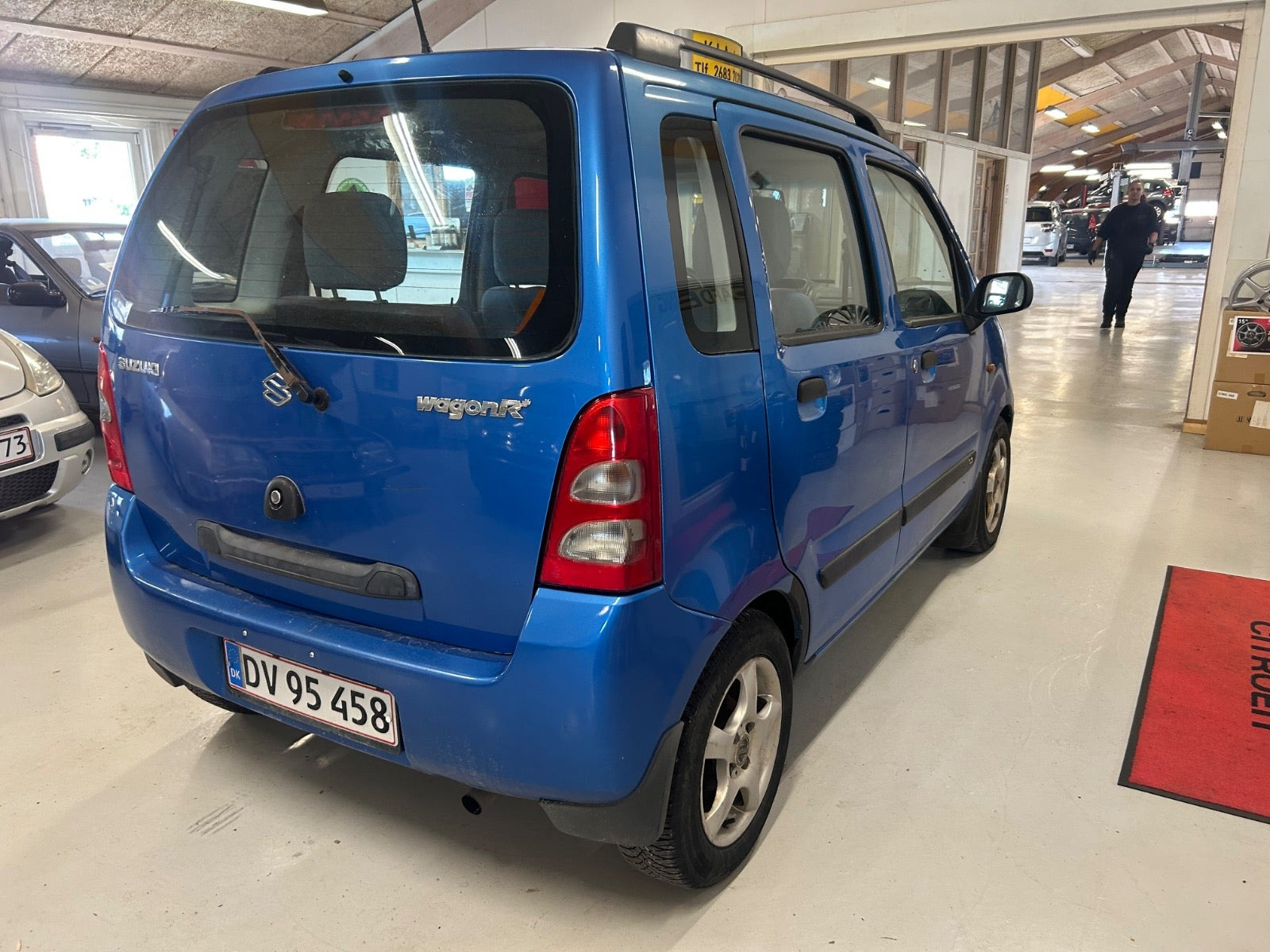 Blå Suzuki Wagon R+ fra 2000