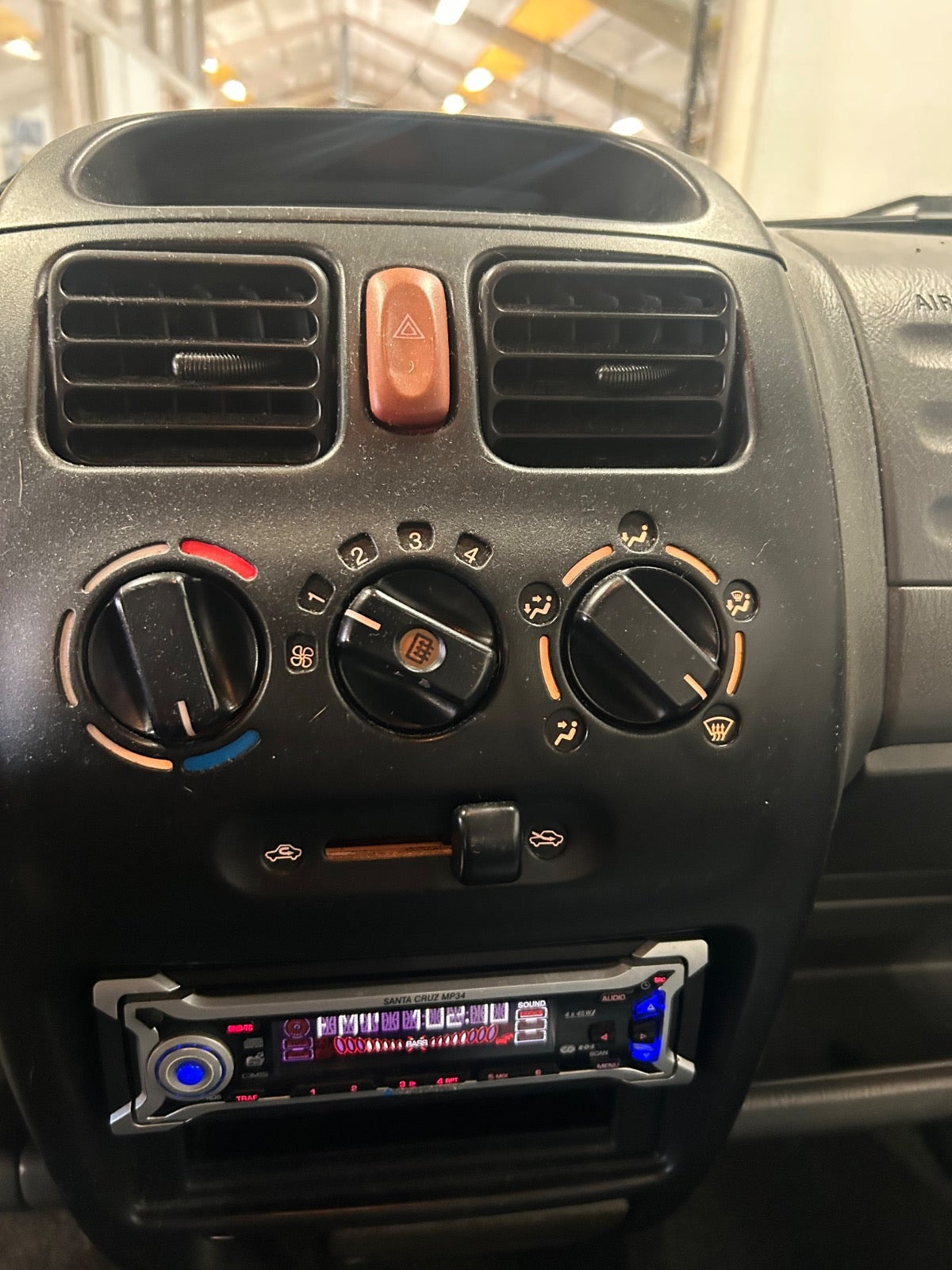 Blå Suzuki Wagon R+ fra 2000