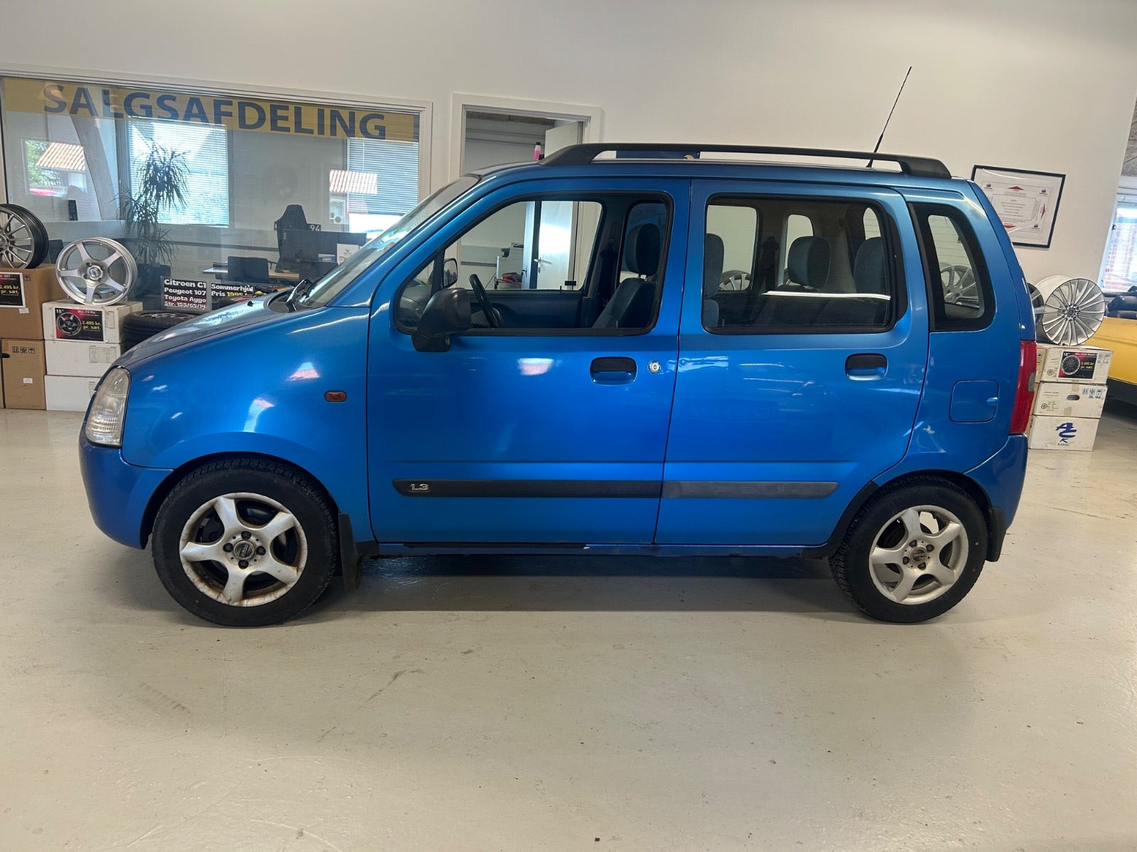 Blå Suzuki Wagon R+ fra 2000