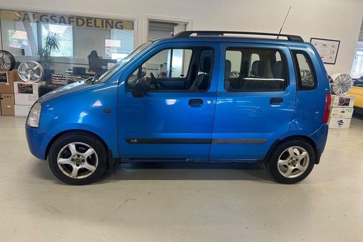 Blå Suzuki Wagon R+ fra 2000