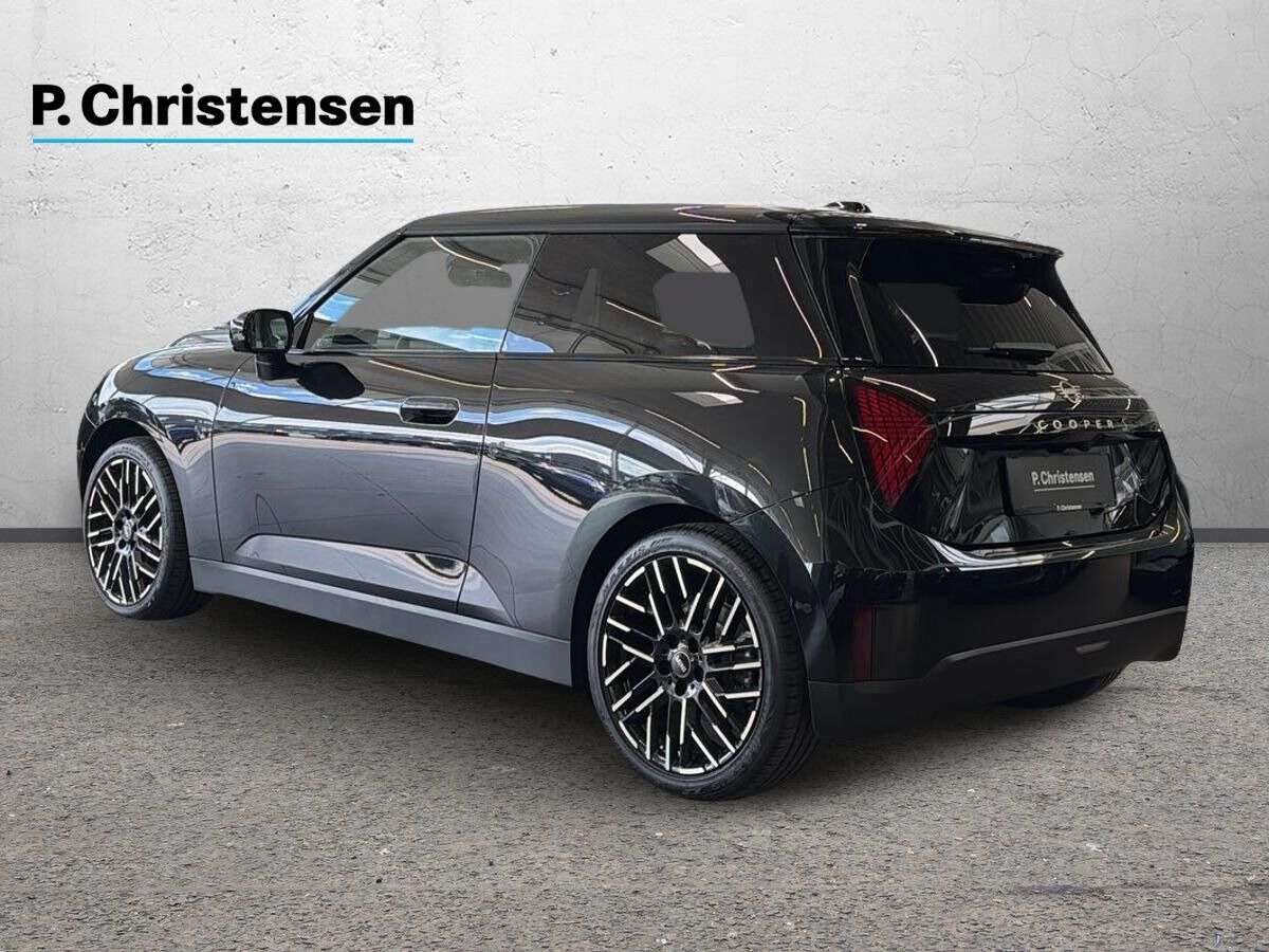 Sort Mini Cooper SE fra 2025