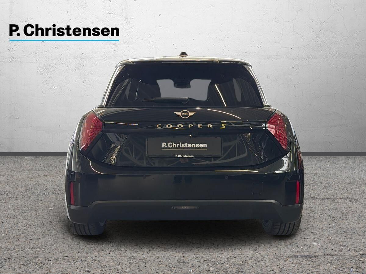 Sort Mini Cooper SE fra 2025