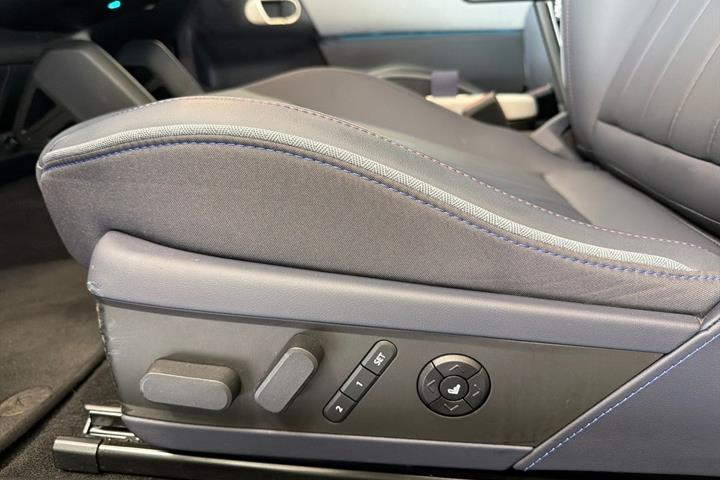 Sort Mini Cooper SE fra 2025