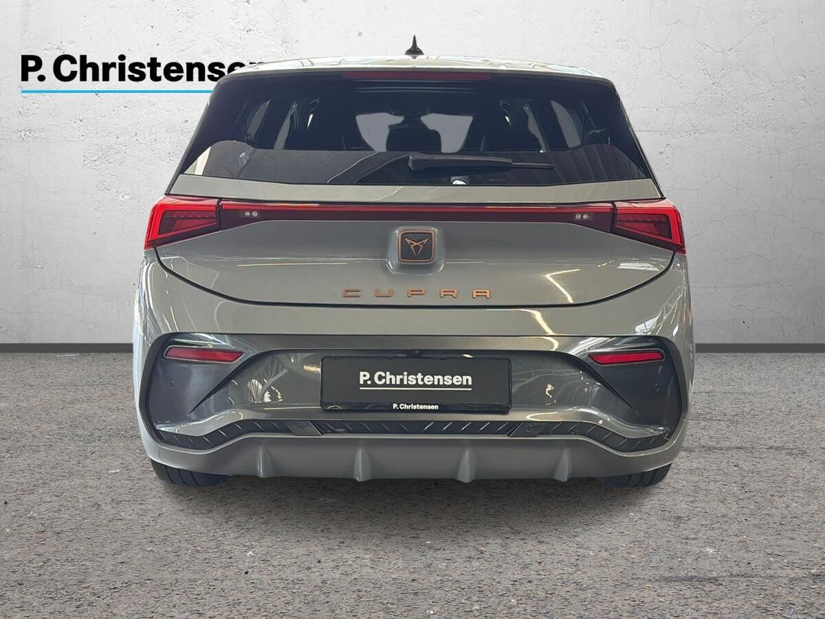 Grå Cupra Born fra 2023