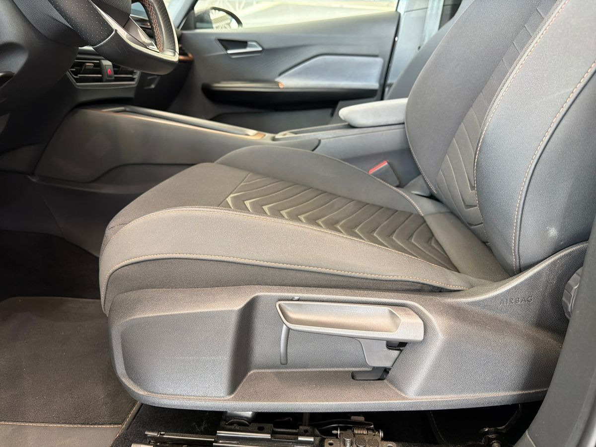 Grå Cupra Born fra 2023