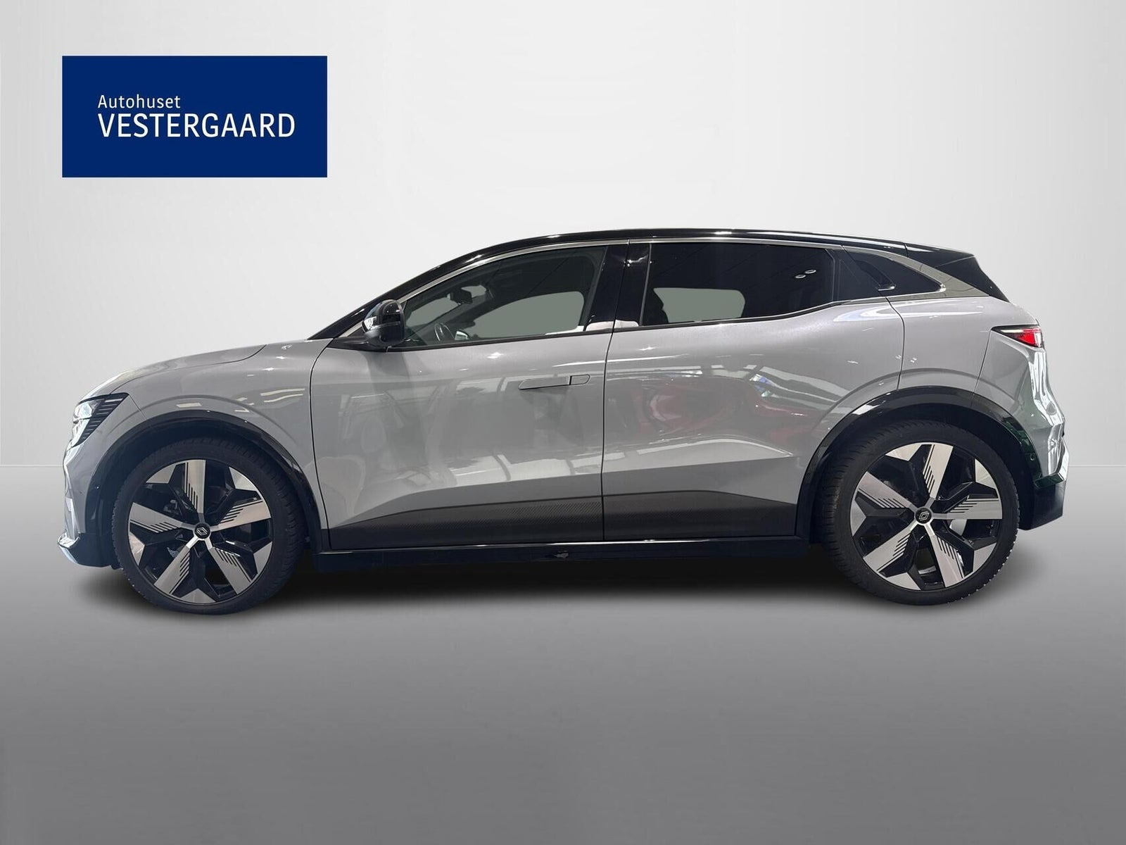 Grå Renault Megane E-Tech fra 2023