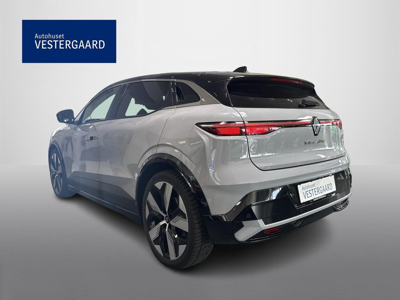 Grå Renault Megane E-Tech fra 2023