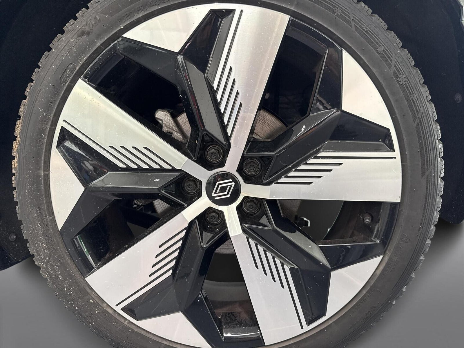 Grå Renault Megane E-Tech fra 2023