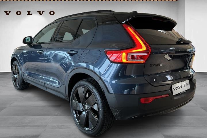 Blå Volvo EX40 fra 2026