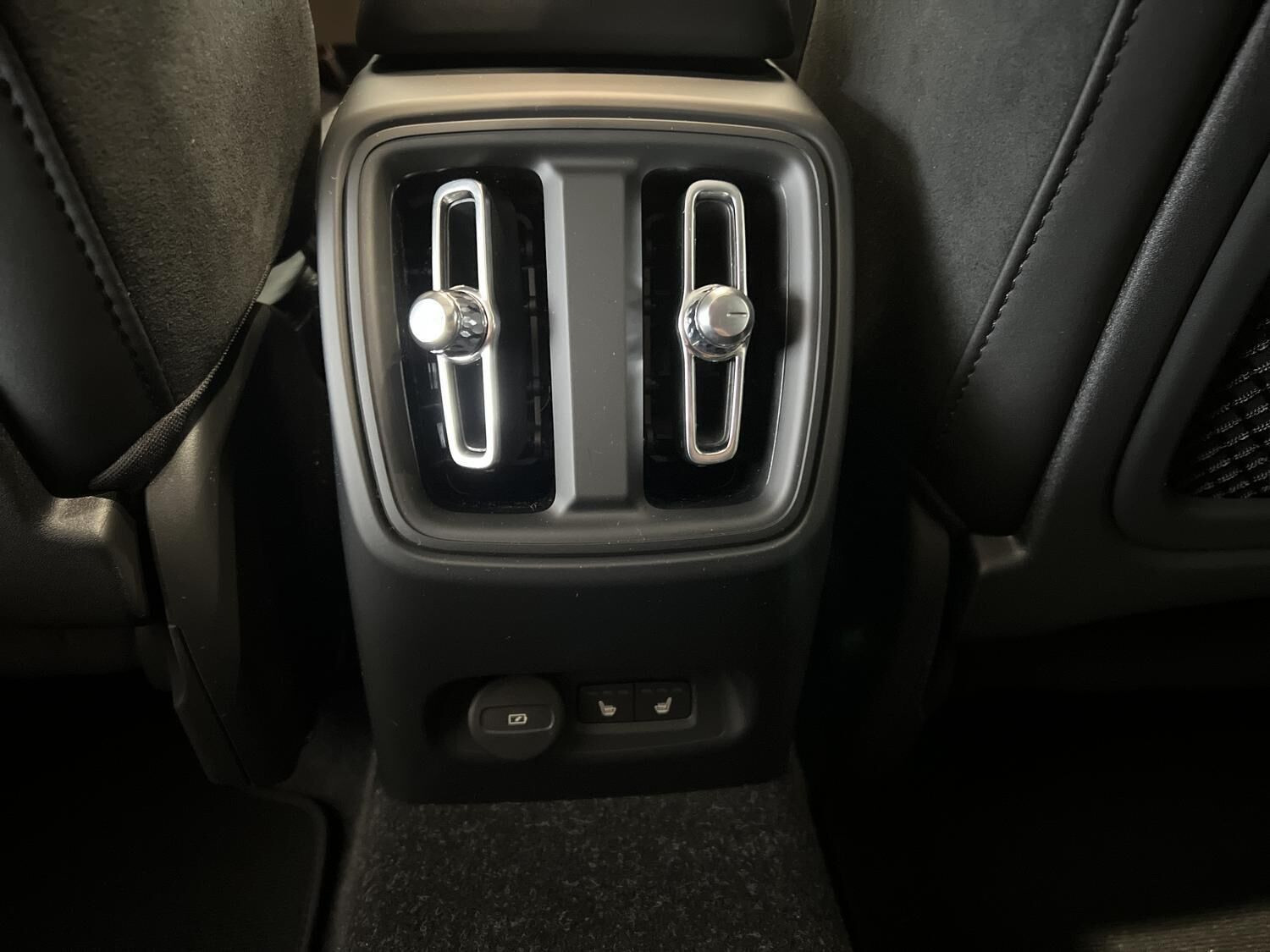 Blå Volvo EX40 fra 2026