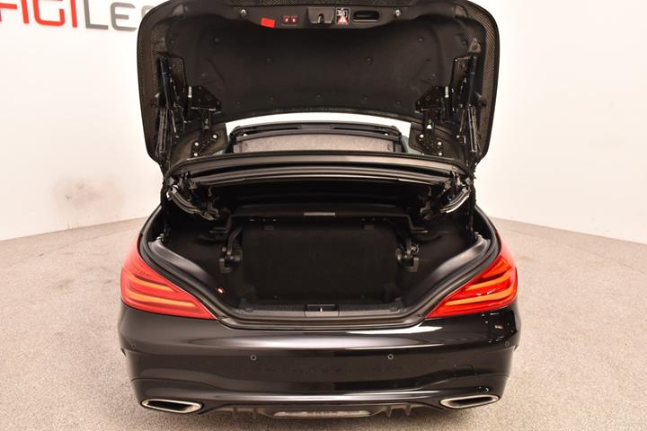 Sort Mercedes SL400 fra 2016